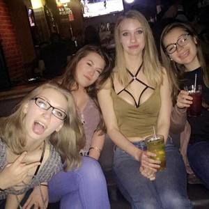 Meet your Posher, Elyse